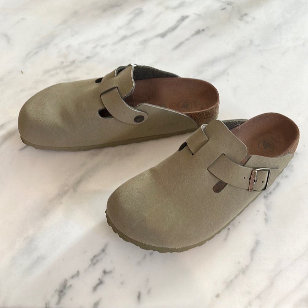 BIRKENSTOCK BOSTON CLOGS - vegan- worn once